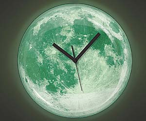 Glow In The Dark Moon Clock