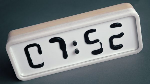 Rhei Liquid Display Clock